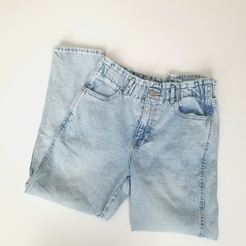 GAP light blue Mom jeans for big girl, size 10 yrs
